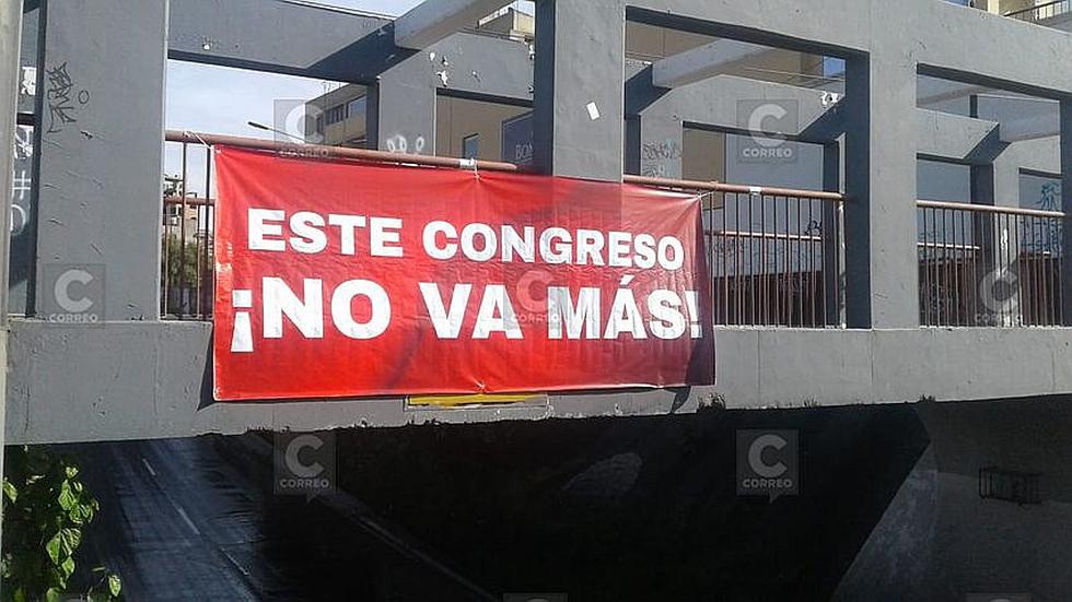 Aparecen letreros de apoyo a Presidente Vizcarra (FOTOS)