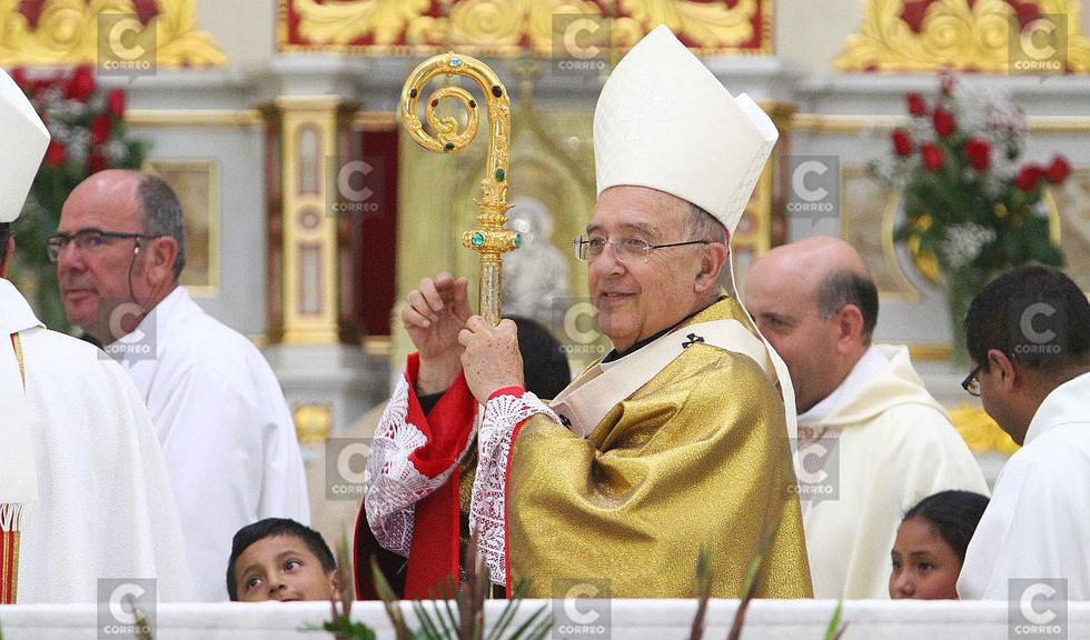Huancayo recibe a futuro cardenal Pedro Barreto con canción mundialista (VIDEO)