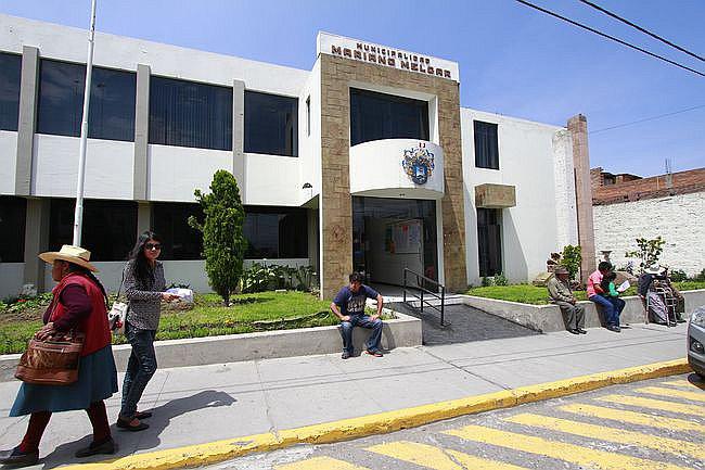 Alcalde de Mariano Melgar golpea a regidor 