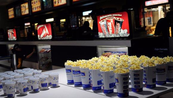 Estos son los alimentos y bebidas permitidos en las salas de cine