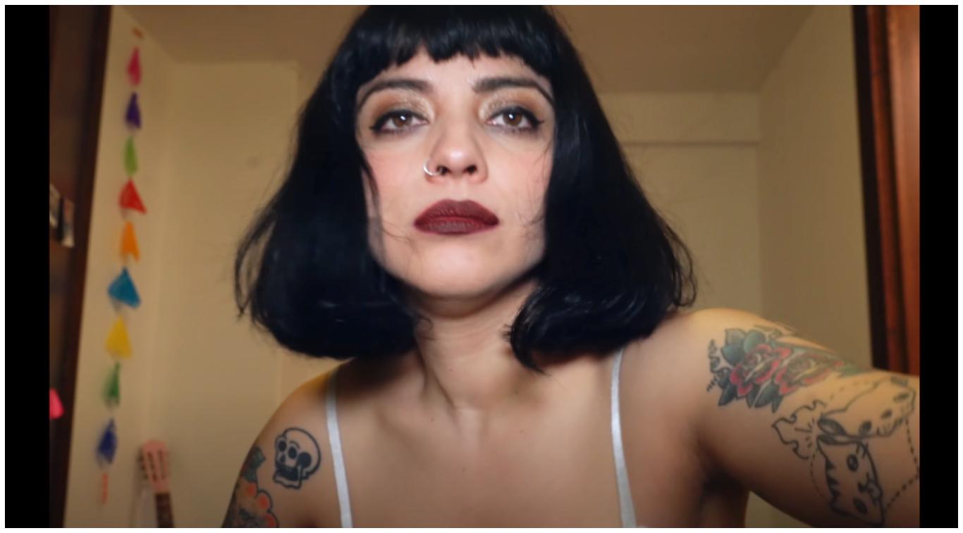 Mon Laferte lanza el videoclip oficial de “Biutiful”. (Foto: YouTube)