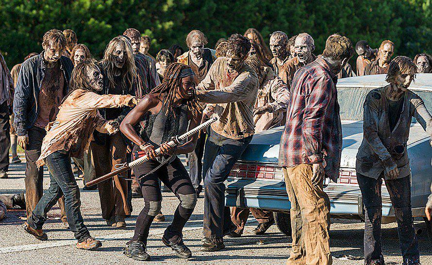 The Walking Dead 7x09: La épica escena que logró récord de zombis muertos (VIDEO)