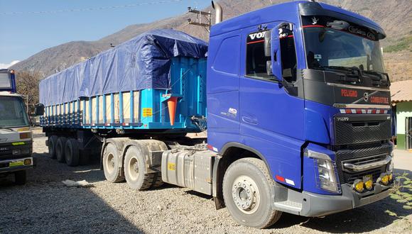 Doce de los camiones fueron incautados en diferentes locales en la provincia de Pataz. (Foto: PNP)