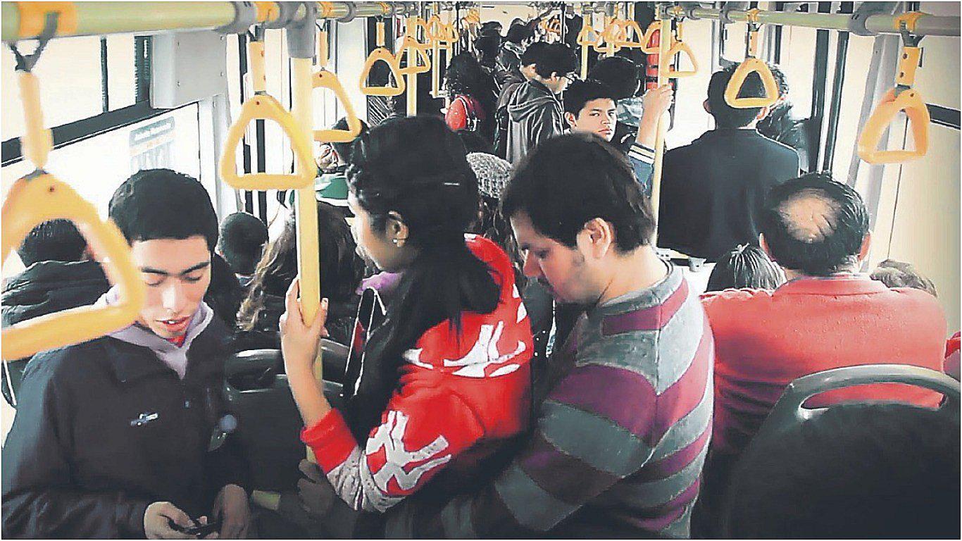 El 32.8% de mujeres fue víctima de acoso en transporte público