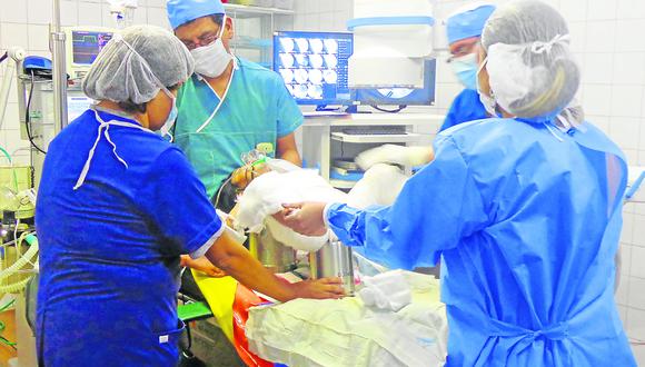 Por primera vez realizan operación a la cadera en hospital de Huancayo