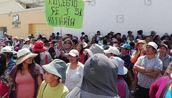Padres de familias protestan por falta de profesores en I. E. Fe y Alegría 