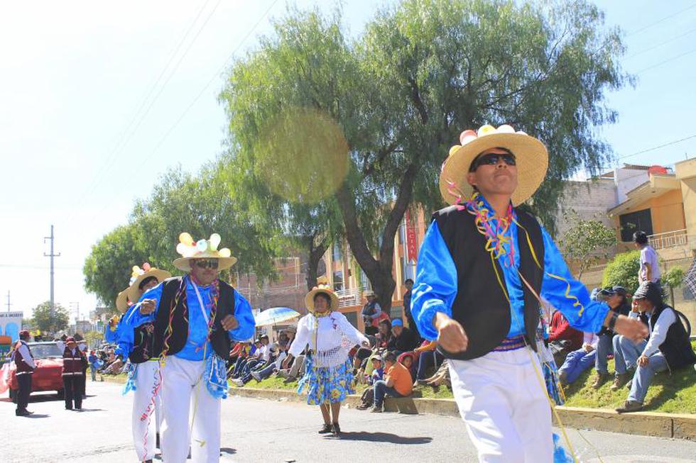 Distrito de Socabaya celebró aniversario con corso 
