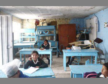 Una escuelita con penosos salones