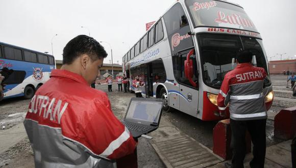 SUTRAN inspecciona buses interprovinciales 