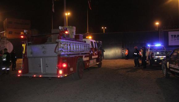 Depósito de aduanas se incendia en el Callao