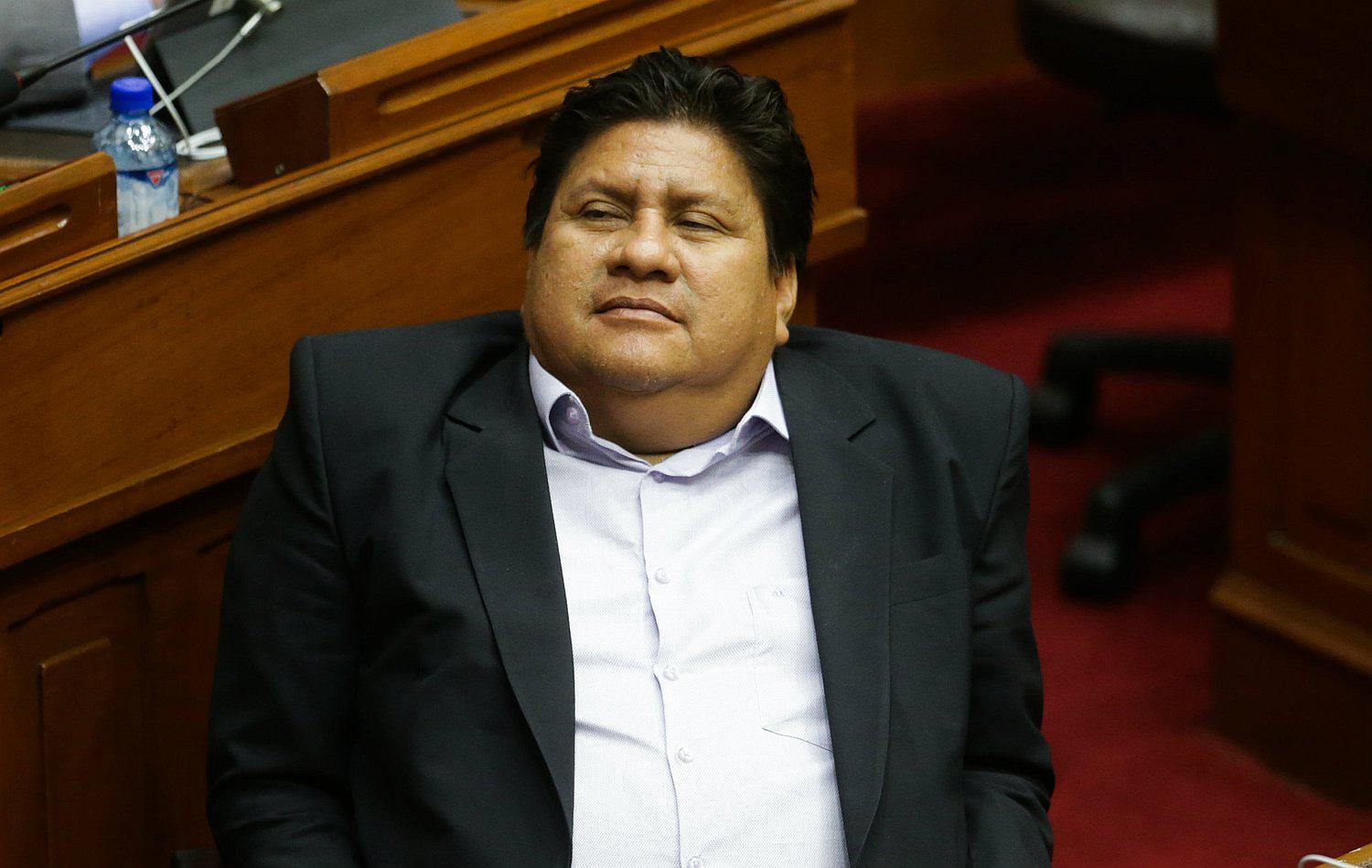 Congresista Ushñahua tras demanda de alimentos: "Yo le dije que solamente gano 15,600 soles"