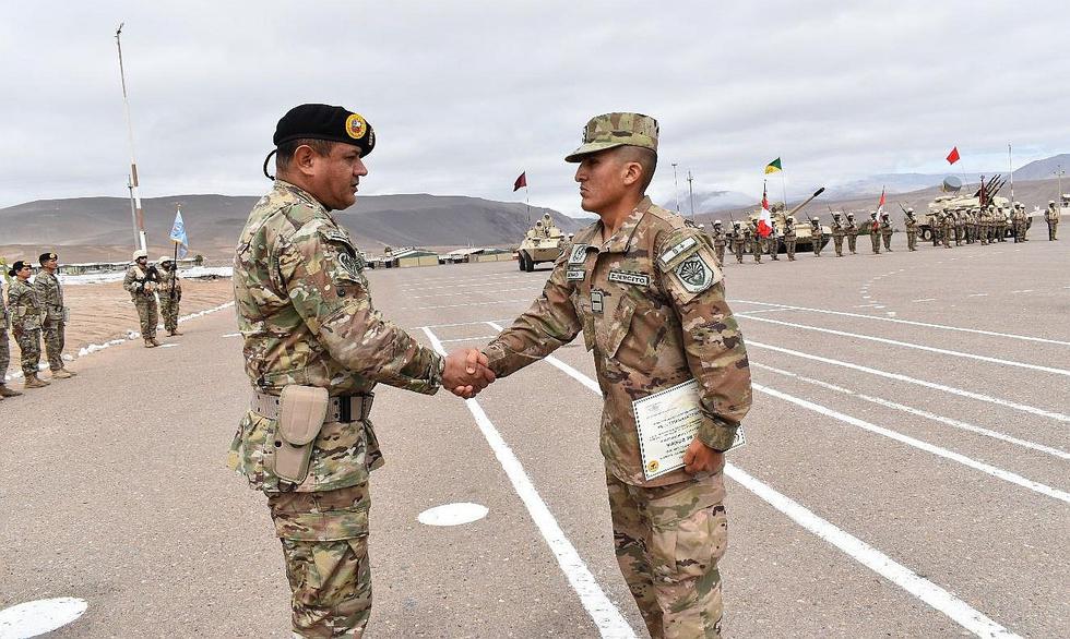 50 militares del Fuerte Arica se reciben como combatientes expertos en operaciones en el desierto