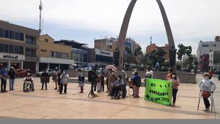 Personas con discapacidad protestan contra derogatoria de ley que los protege 