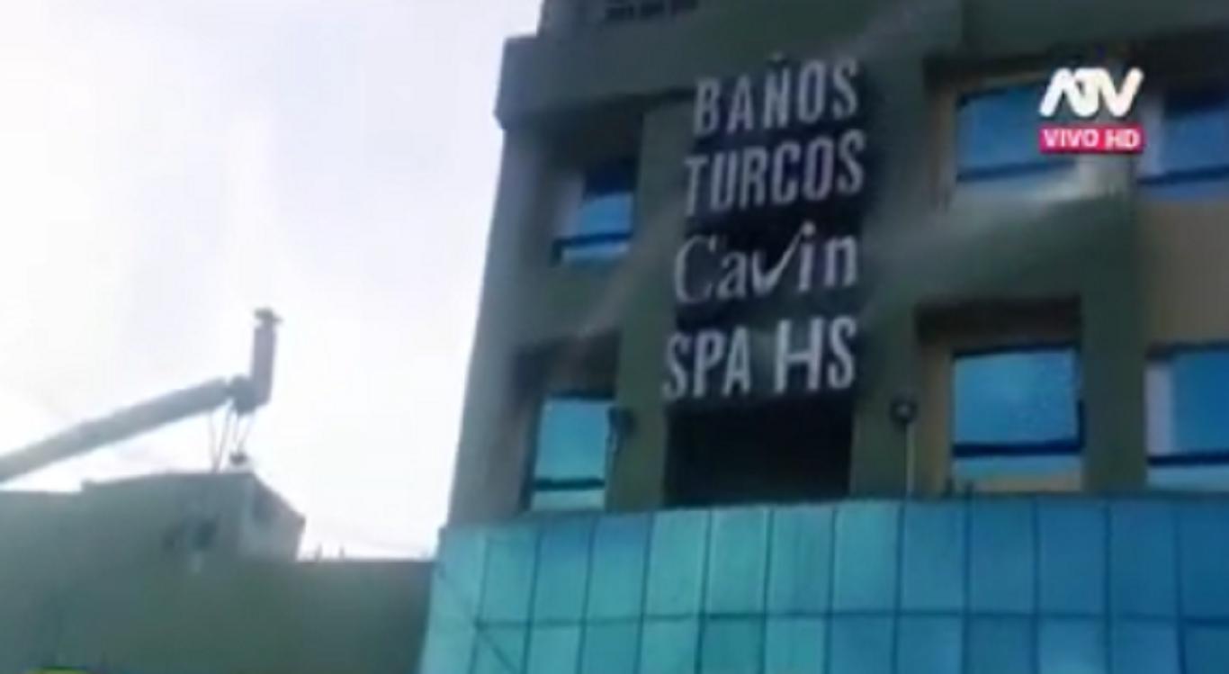 ​La Victoria: Intervienen prostíbulo bajo la fachada de sauna (VIDEO)