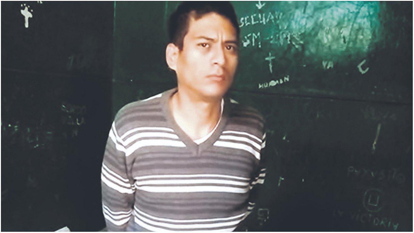 Arrestan a policía suspendido cuando robaba una bicicleta 