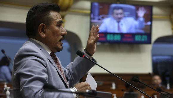 Jorge Marticorena fue el único congresista de Perú Libre que intervino en el debate para defender a Betssy Chávez. Luego votó en contra de la censura y renunció a la bancada. (Foto: Congreso)