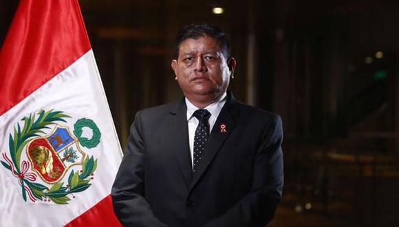 Walter Ayala renunció al cargo de ministro de Defensa tras las acusaciones por haber intentado presionar en el ascenso de oficiales de las Fuerzas Armadas de manera irregular.