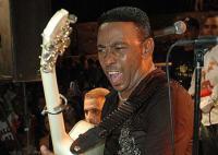 Dejan en libertad a cantante Antony Santos detenido por plagio