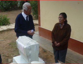 GHR entrega equipo de cómputo
 a escuela de Huaylla en Ambo 