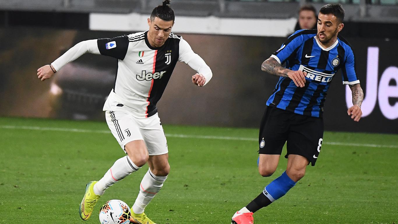 Cristiano Ronaldo mostró su espectacular figura en redes sociales. (Foto: AFP)