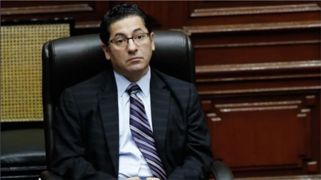 El integrante del Congreso disuelto había anunciado que iba a dar un paso en la política tras los resultados de las elecciones parlamentarias. Foto: GEC