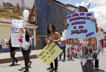 "Marcha de las putas"
 recorrió la Ciudad Imperial