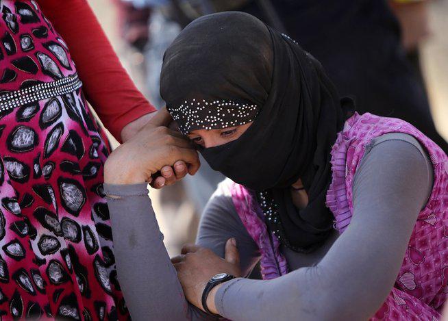 Estado Islámico prohíbe la venta de prisioneras a gente que no pertenezca al grupo