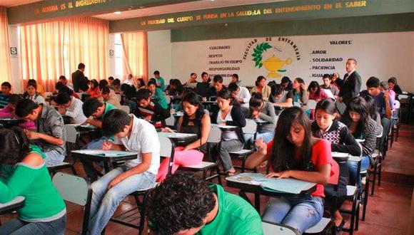 Universitarios de Huánuco culminarán estudios en Francia