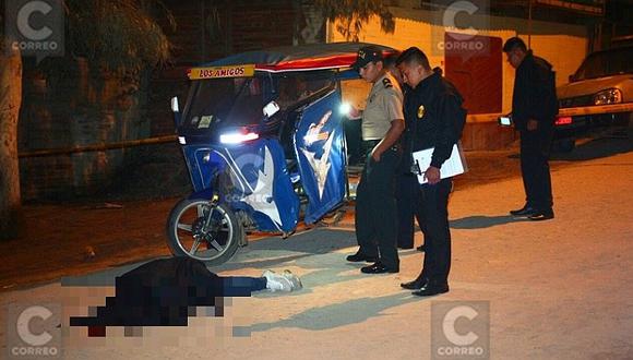 ​Ventanilla: dos jóvenes mueren acribillados dentro de mototaxi (FOTOS)