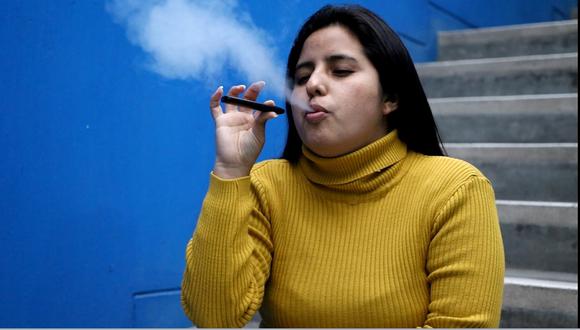 Alertan que consumo de cigarro electrónico pone en riesgo a presentar cuadros más severos de coronavirus.(Foto: EsSalud)