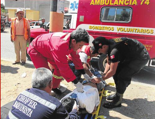 Un muerto y diez heridos deja accidente en Panamericana Sur
