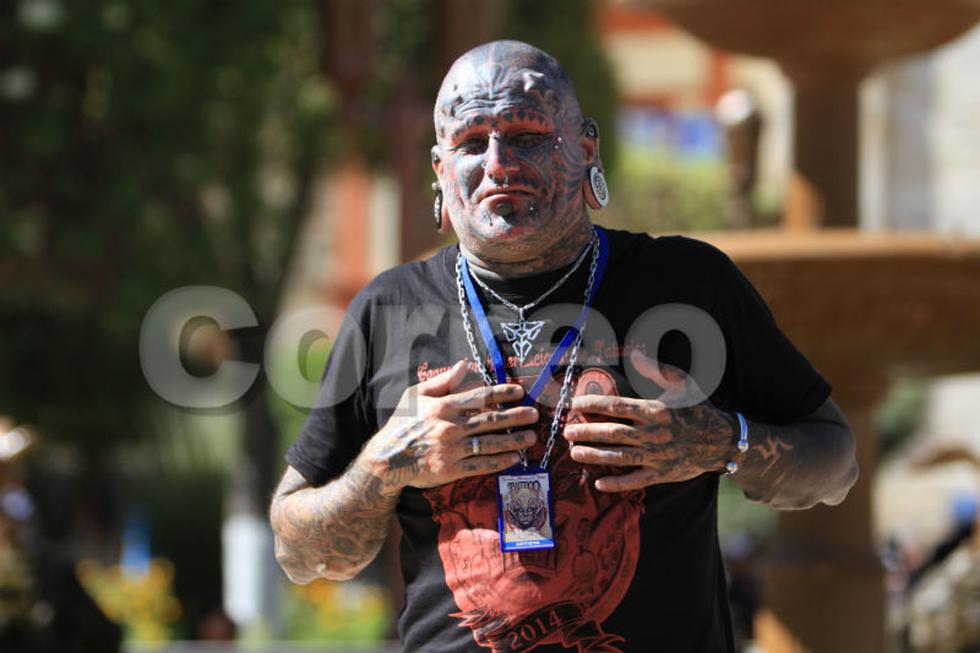 El hombre más tatuado del mundo alborota a Huancayo (FOTOS)