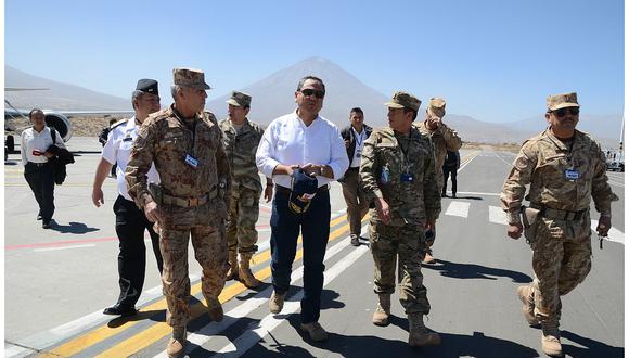 Arequipa: Ministro de Defensa critica a CORPAC por no abastecer de combustible a helicópteros
