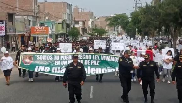 Marcha denominada “Por la paz” contó con la participación de estudiantes de la Escuela de Suboficiales de la Policía.