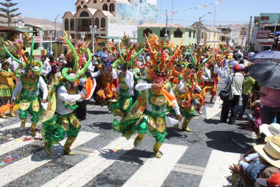 Locumba cerró los carnavales con vistoso pasacalle