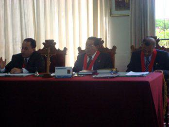 Ordenan capturar
 a "Los elegantes"