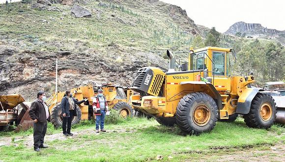Hurtan tablero de tractor del Gobierno Regional de Huancavelica
