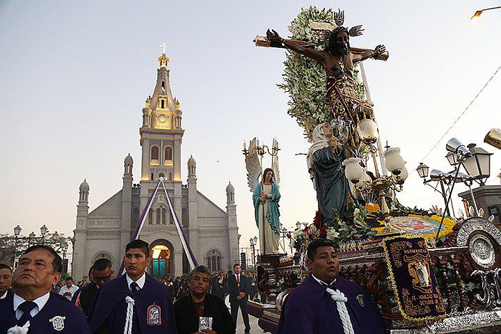 Señor de Luren recorre las calles de Ica  (FOTOS)
