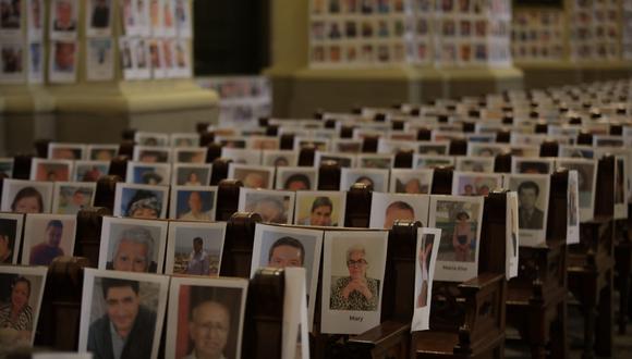 Catedral de Lima colocó fotos de todos los fallecidos en Perú a causa del COVID 19. Foto: Anthony Niño de Guzman / GEC