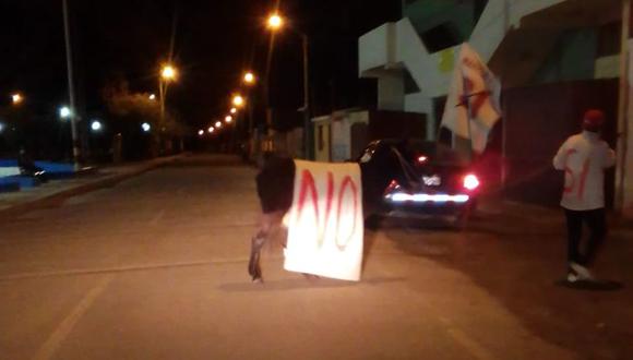 Vecinos captaron imágenes de la caravana de los simpatizantes del "No" a la revocatoria. (Foto: Difusión)