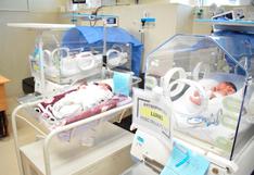 Trillizos nacieron en hospital Almenara en medio de estado de emergencia por coronavirus