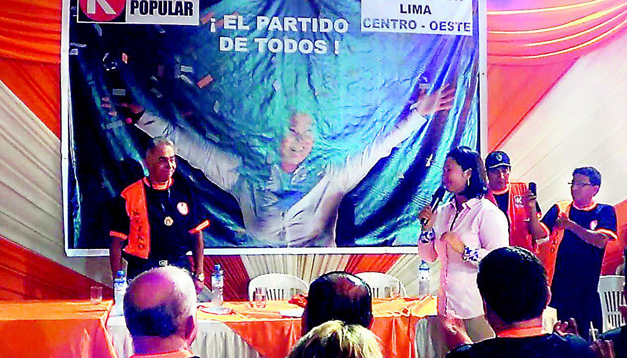 Keiko Fujimori encarga campaña en zona de Lima a exedecán de Alberto Fujimori (VIDEO)