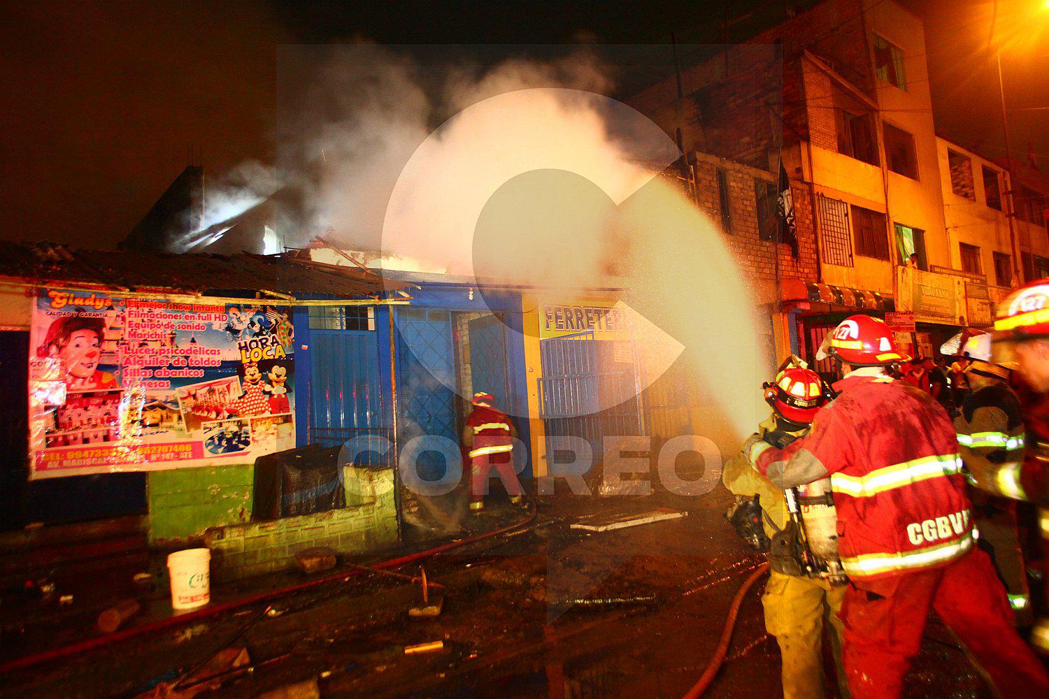 Ate Vitarte: Computadora portátil estalla y produce voraz incendio 