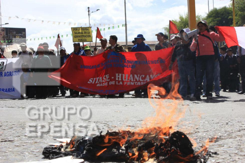 Violencia en protesta contra ley Servir: PNP usa "pinochito" para repeler a protestantes 