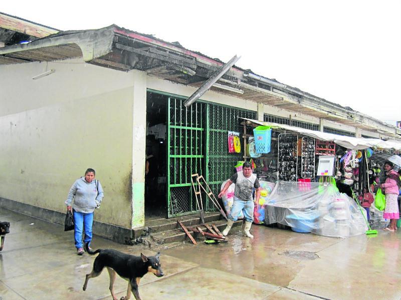 Mercado de Oxapampa se cae a pedazos 