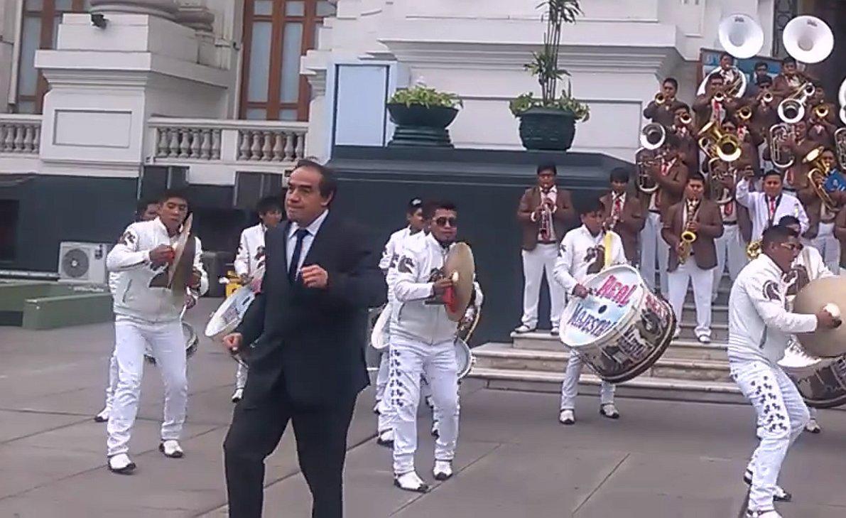 Facebook: Congresistas Yohny Lescano y Lucio Ávila son viral por baile de La Diablada [VIDEO]