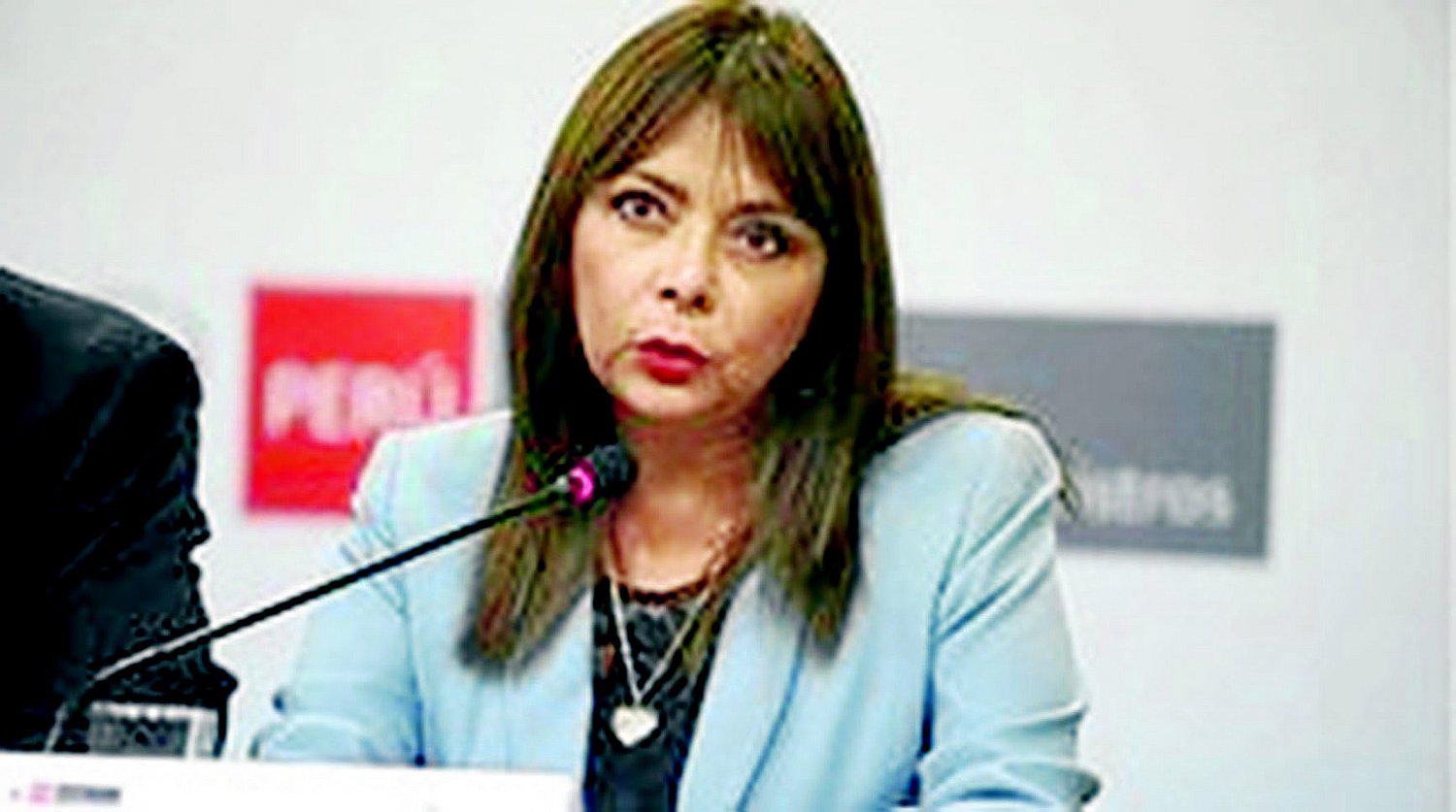 Ministra La Rosa llega a Tumbes 
