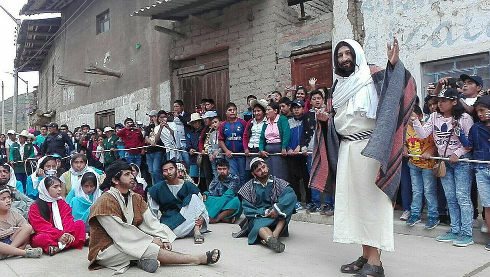 Con fervor y devoción celebran Vía Crucis en Otuzco (FOTOS Y VIDEO) 