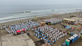 Infantes de la Marina de Guerra llegan a la playa de Ancón para apoyar en limpieza tras derrame de petróleo