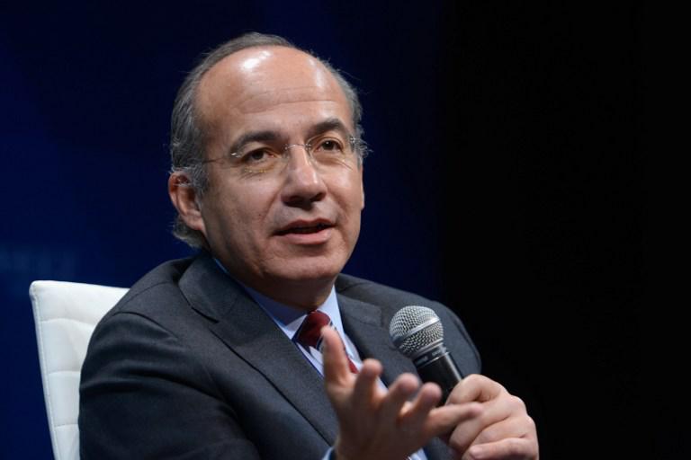 ​Ex presidente de Mexico Felipe Calderón saluda la recaptura del "Chapo" Guzmán